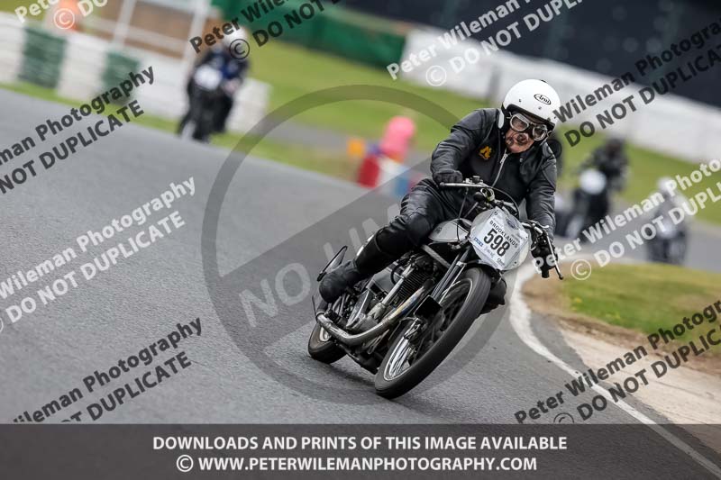 Vintage motorcycle club;eventdigitalimages;mallory park;mallory park trackday photographs;no limits trackdays;peter wileman photography;trackday digital images;trackday photos;vmcc festival 1000 bikes photographs